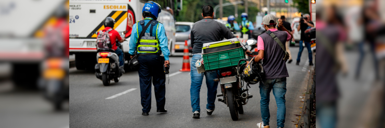 Controles de tránsito en Medellín. /FOTO: ARCHIVO - ANDRÉS CAMILO SUÁREZ