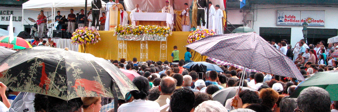 Centenares de personas se reúnen en el parque Principal de La Ceja con motivo de esta celebración. FOTO: ARCHIVO