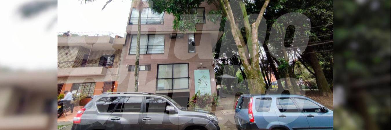 En este hotel ubicado en la carrera 75 con calle 32B, en Belén, encontraron muerto al estadounidense. /FOTO: ANDRÉS FERNANDO GARCÍA HERNÁNDEZ 