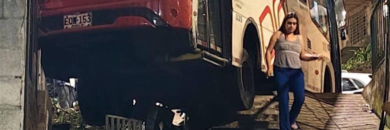 Se desconoce si el accidente dejó personas heridas. /FOTO: CORTESÍA.