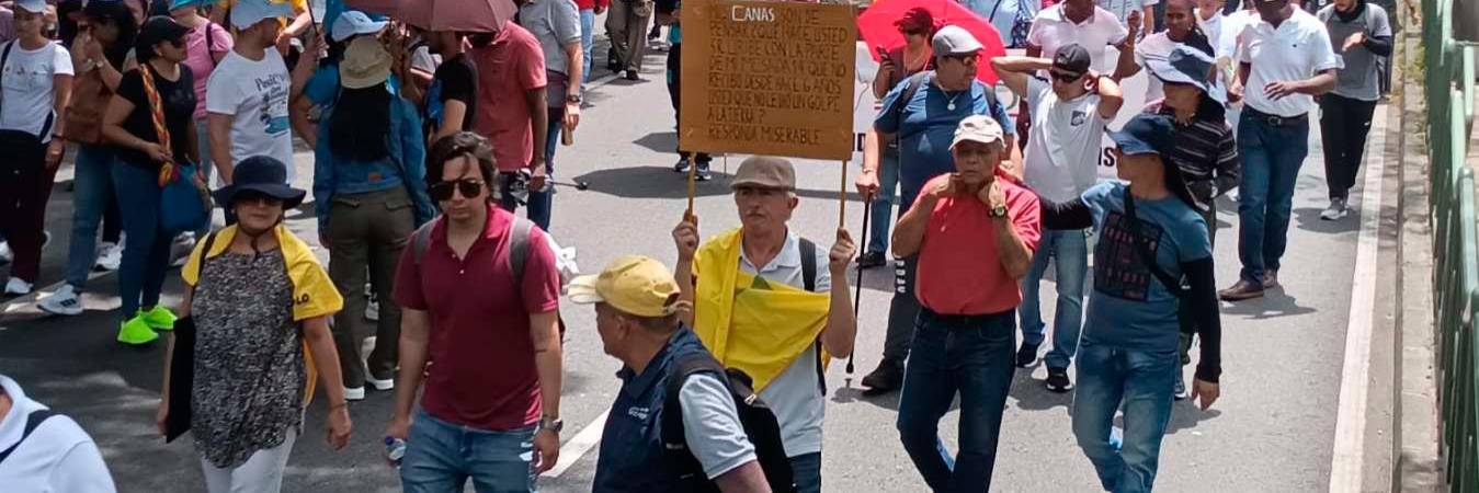 La marcha comenzó en San Juan y tenía previsto llegar al Parque de Los Deseos. / FOTO: JAIME PÉREZ. 