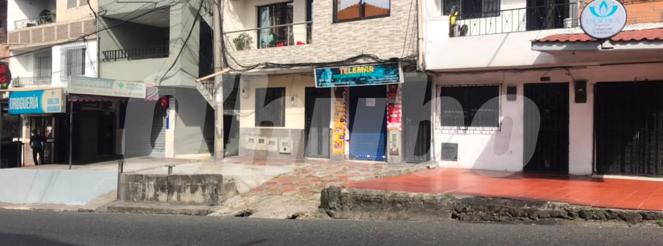 <span class=mln_uppercase_mln>En</span><b><span class=mln_uppercase_mln> este lugar cayó el presunto agresor herido. FOTO: LAURA ROSA JIMÉNEZ VALENCIA</span></b>