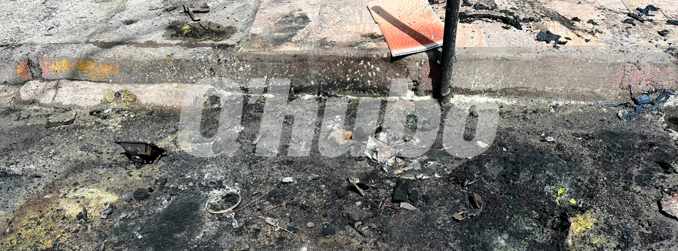 Así quedó la calle en donde incineraron la moto. /FOTO: ANDRÉS FELIPE OSORIO GARCÍA