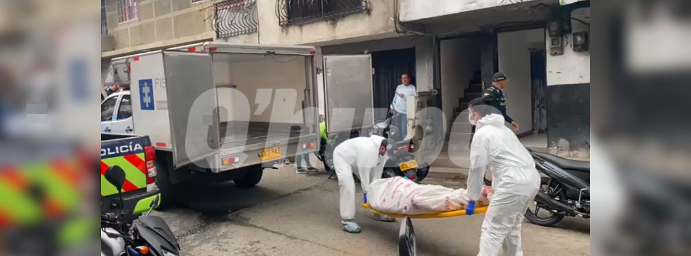 Levantamiento del cuerpo de Jennifer Pérez. FOTO: CORTESÍA