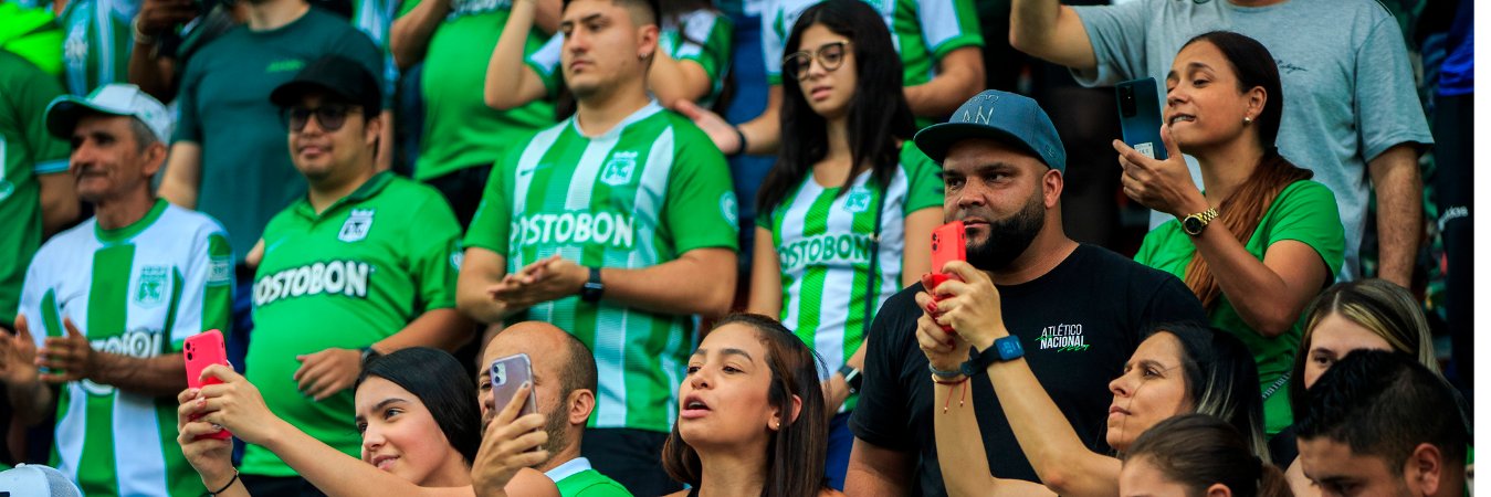 Los hinchas de Atlético Nacional no quedaron ni poquito conformes con lo que hizo su equipo en el 2023. FOTO: CAMILO SUÁREZ. 