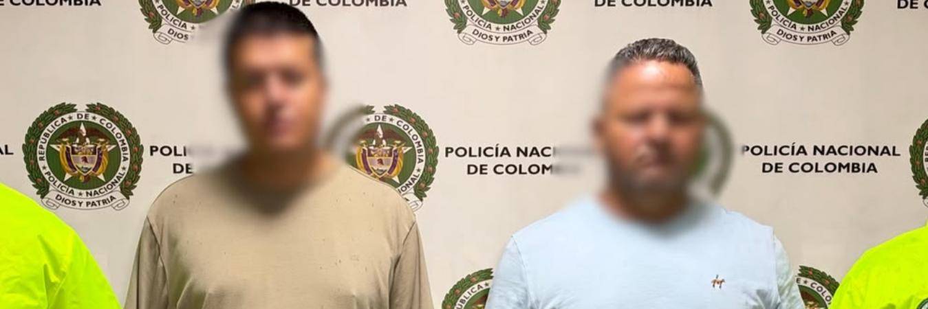 Estos son los dos hombres que fueron capturados por su presunta responsabilidad en el crimen del adulto mayor en Boston. FOTO: POLICÍA METROPOLITANA