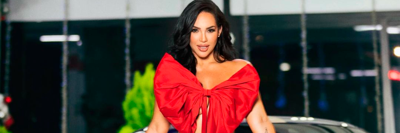 Andrea Valdiri en una reciente campaña publicitaria que hizo. /FOTO: INSTAGRAM @ANDREAVALDIRISOS