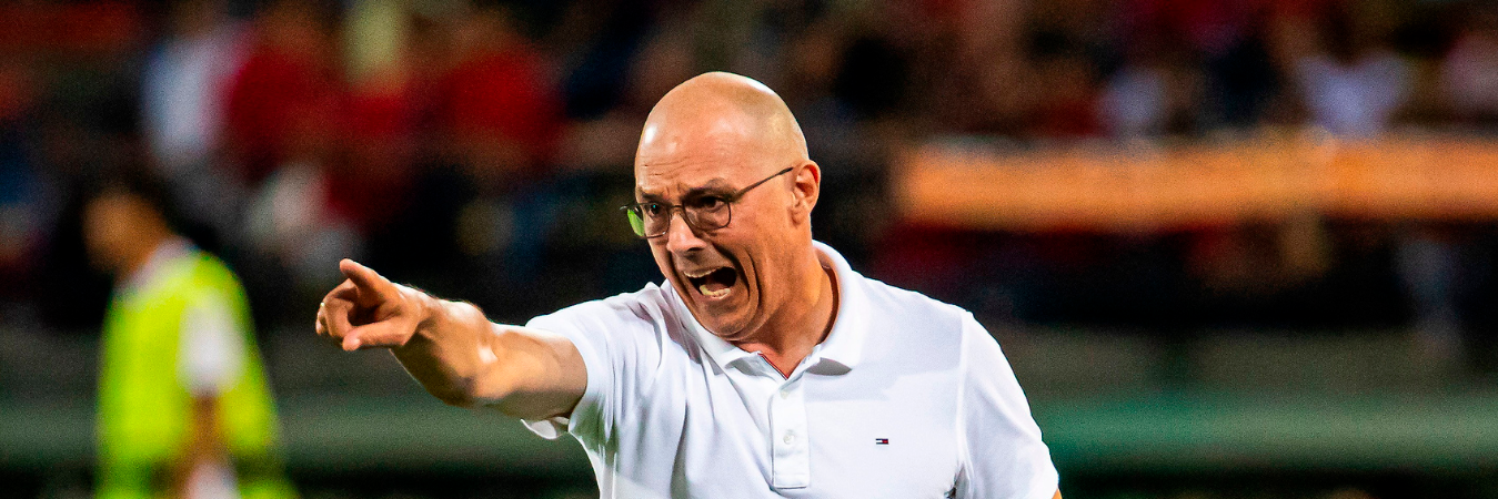 Alfredo Arias, entrenador de Independiente Medellín. / FOTO: CARLOS VELÁSQUEZ.