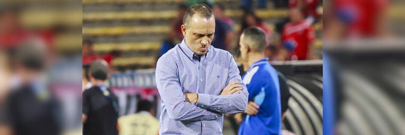 En sus más de 200 partidos dirigidos como técnico profesional, esta es la tercera ocasión en la que es expulsado Alejandro Restrepo. FOTO: ARCHIVO – MANUEL SALDARRIGA