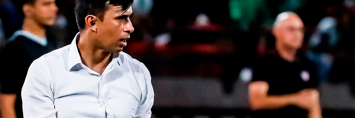 Jhon Jairo Bodmer y Alfredo Arias en un clásico paisa del 2023. /FOTO: JAIME PÉREZ