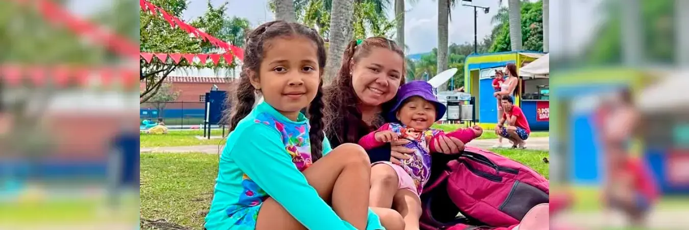 Mujeres disfrutando de un día de sol en el Aeroparque Juan Pablo II. /FOTO: INSTAGRAM @aeroparquejuanpabloii