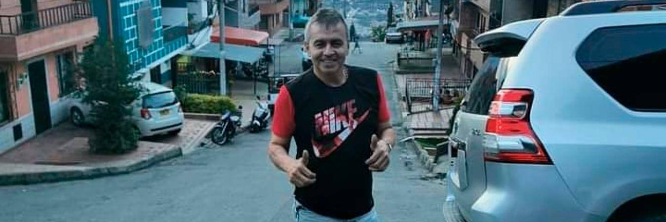 El popular Carroloco en una de sus visitar a Manrique. /FOTO: INSTAGRAM @carrolocohumor