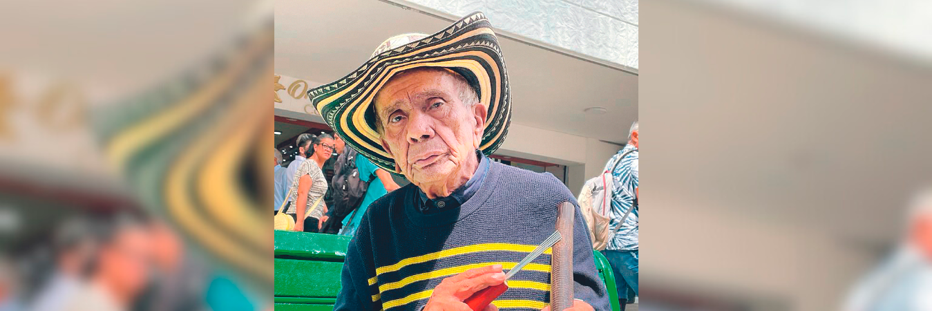 Con orgullo exhibe algunos de los trabajos musicales que tiene en su carrera. /FOTOS: JAIDER ESCOBAR.