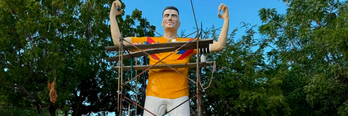 Así está quedando La estatua de Falcao en Santa Marta. /FOTO: X @@VeraConDignidad