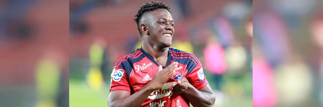 Edwuin Cetré celebrando un gol con Independiente Medellín. /FOTO: MANUEL SALDARRIAGA