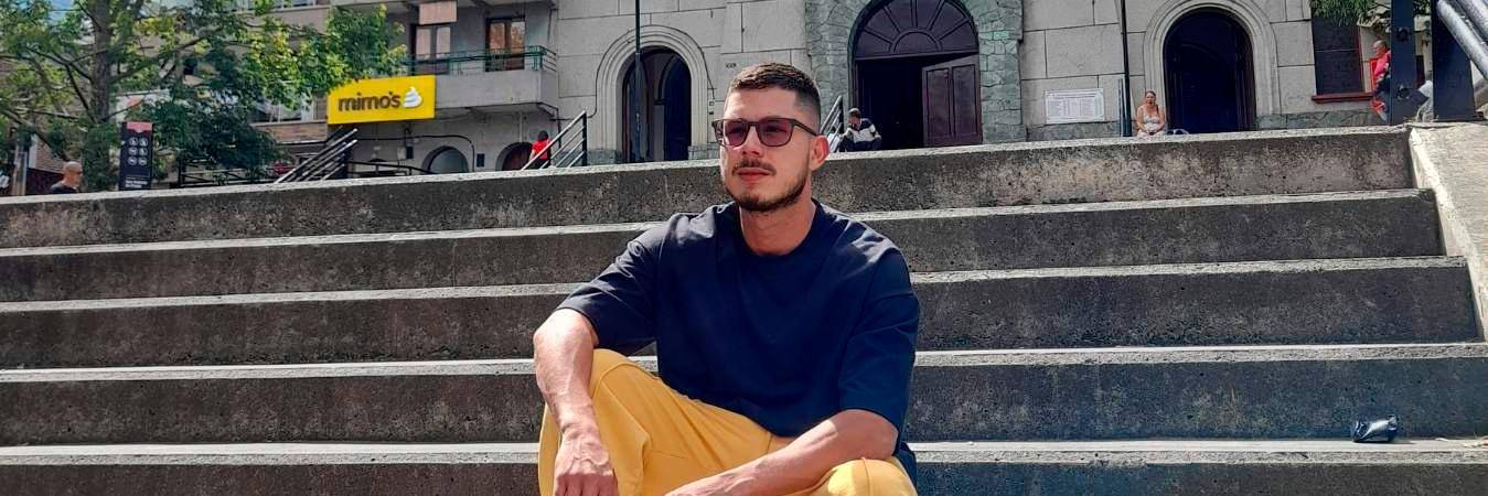 Santiago Castañeda trabaja por la educación de niños y jóvenes en San Antonio de Prado. Él nos contó sobre sus retos más importantes. / FOTO: DANIEL GONZÁLEZ.