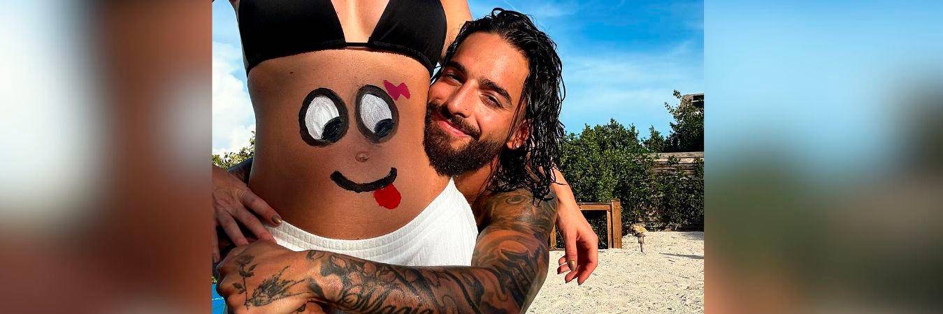 Maluma presumiendo la barriguita de su novia Susana Gómez. /FOTO: TOMADA DE INSTAGRAM