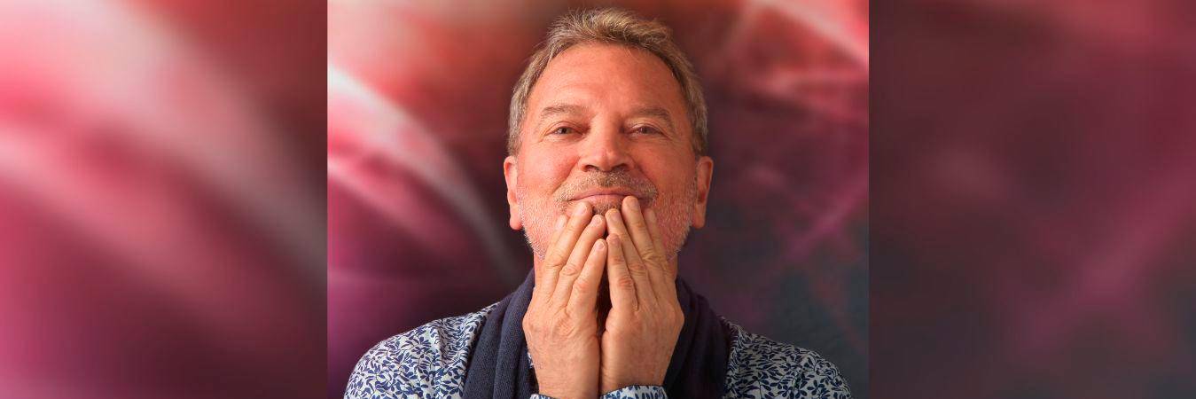 Le ofende que le digan que canta igual que antes, porque con los años se ha esforzado por cantar mejor. /FOTO: CORTESÍA