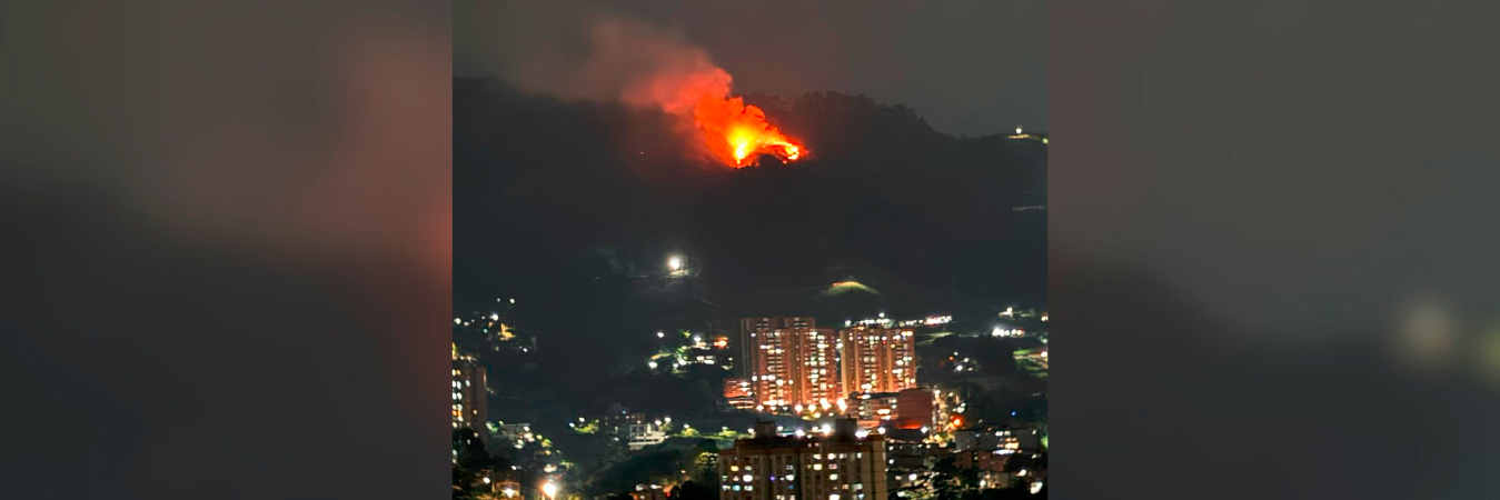 Incendio en Envigado, en el cerro El Capiro. /FOTO: CORTESÍA.