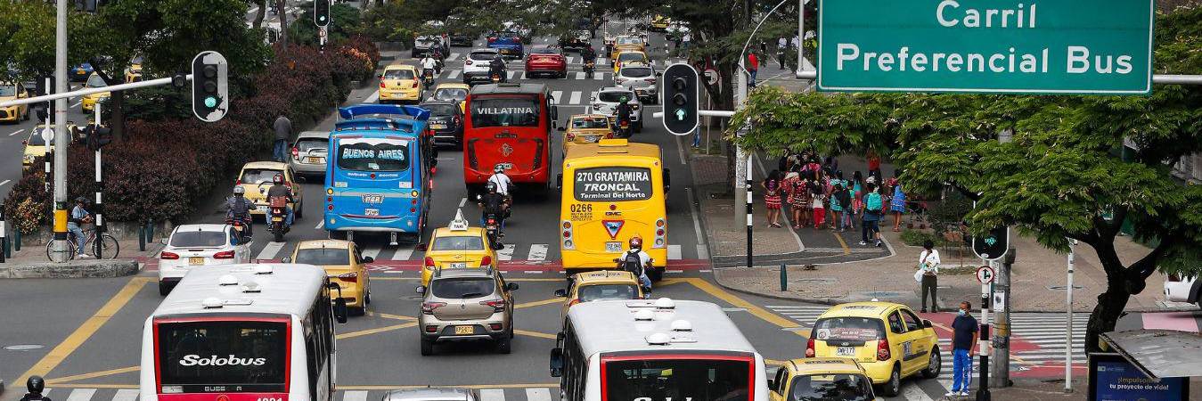 Movilidad en Medellín. FOTO: ARCHIVO - MANUEL SALDARRIAGA QUINTERO