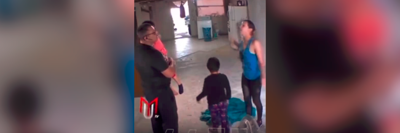 El niño le dijo a su papá que permanecieron varios días solos mientras que la mamá salía de rumba. / FOTO: CAPTURA DE VIDEO