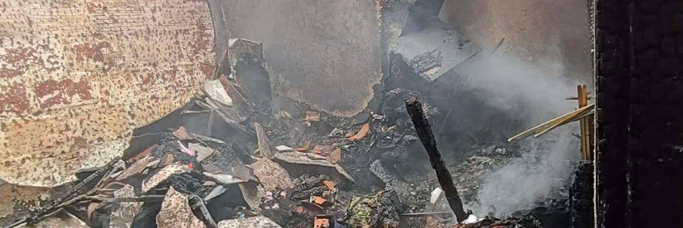 La situación fue controlado por los bomberos. FOTO: CORTESÍA CUERPO DE BOMBEROS DE ENVIGADO. 