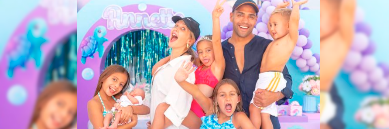 Radamel Falcao García junto a su esposa Lorelei y sus cinco hijos. /FOTO: INSTAGRAM @falcao