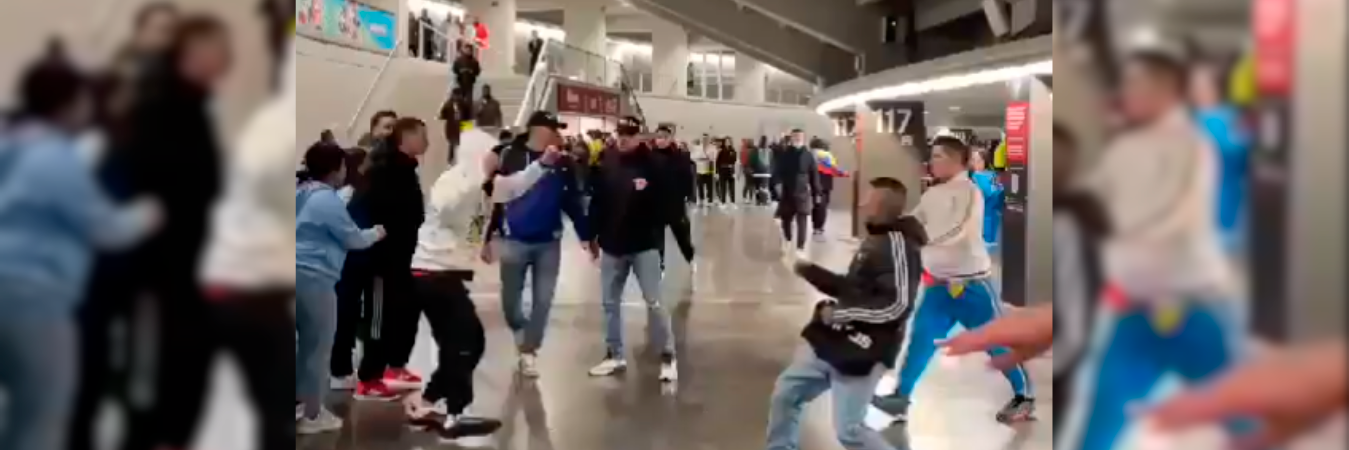Así se enfrentaron los hinchas en el estadio Cívitas Metropolitano de Madrid. /FOTO: TOMADA DE VIDEO 