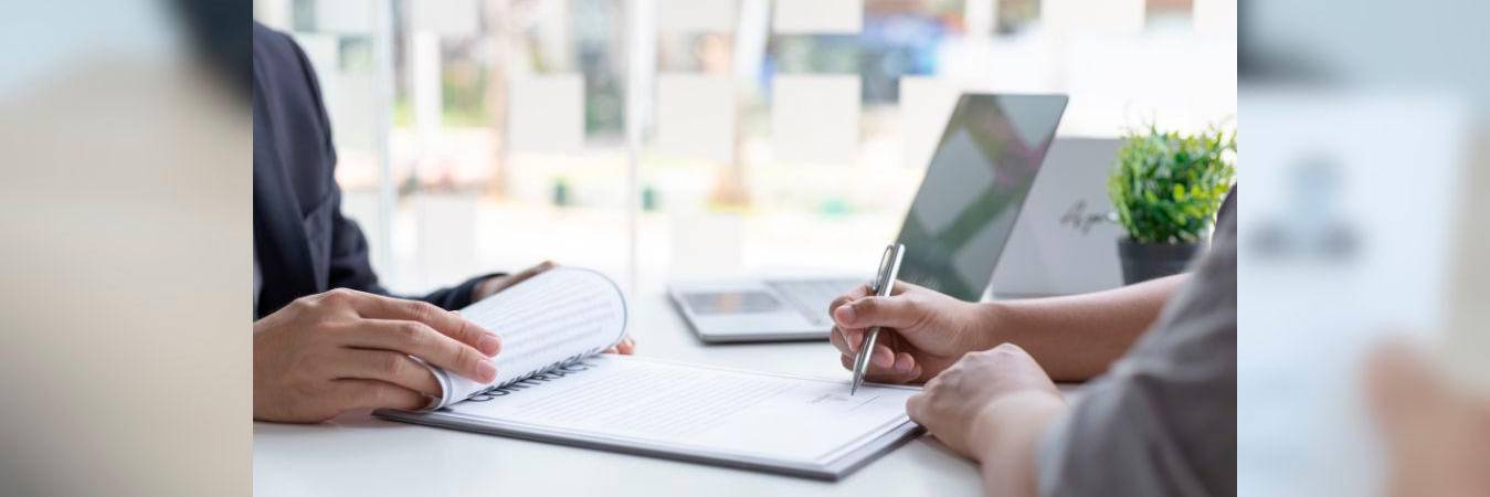 Cada referencia colocada en la hoja de vida es importante, así que debes saber a quién elegir para colocar en este espacio.