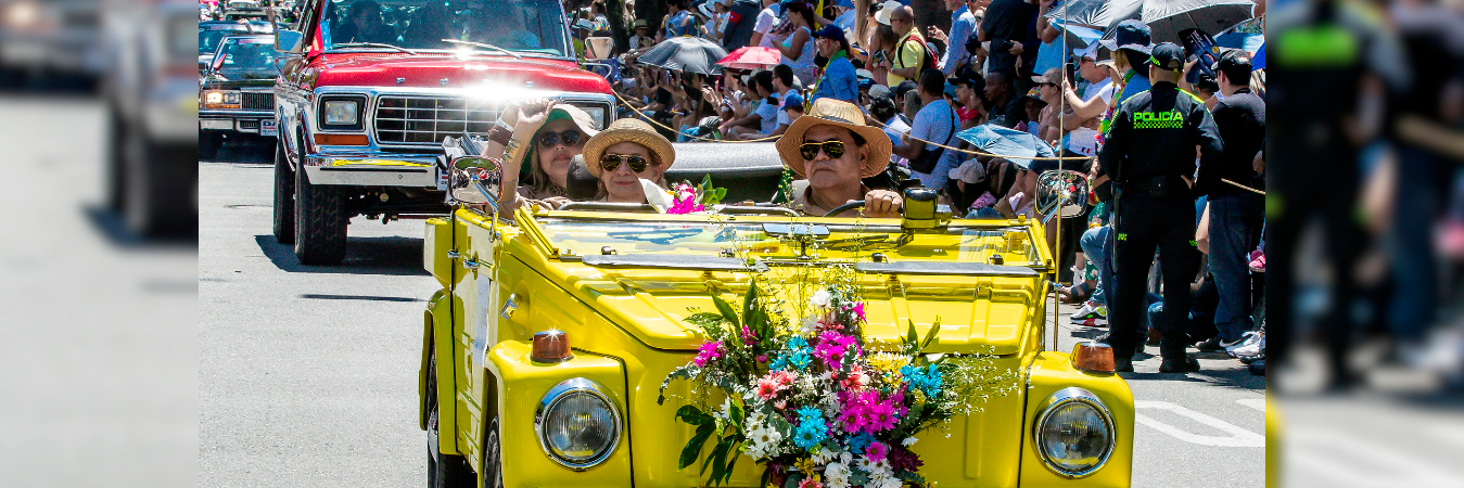 Al menos 350 vehículos desfilarán por la ciudad en un nuevo recorrido. / FOTO: JAIME PÉREZ