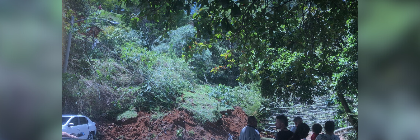 Así está la vía en el sector El Picacho. /FOTO: DENUNCIAS ANTIOQUIA 
