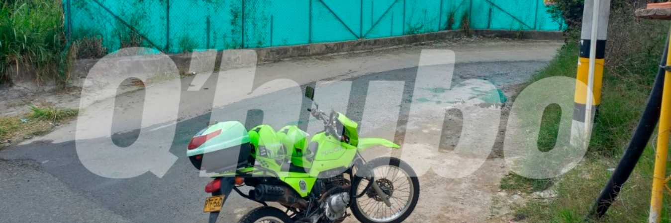 A un lado de esta vía fue encontrado el cadáver. / FOTO: MAURICIO ANDRÉS PALACIO BETANCUR