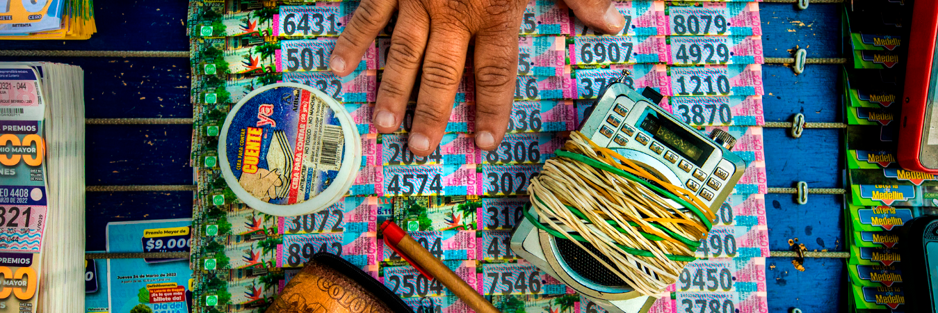 Venta de loterías en Medellín. /FOTO: ARCHIVO