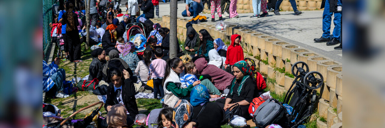 Las personas se salieron a los parques para protegerse. /FOTO: TOMADA DE FRANCE 24.
