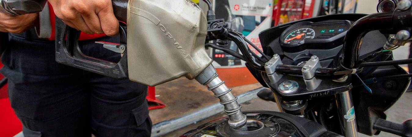En enero de 2024 se haría un ajuste tarifario de la gasolina. /FOTO: ARCHIVO