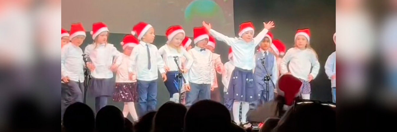 Para lograrlo, les da clases donde no se menciona nada en polaco. /FOTO: CAPTURA DE VIDEO