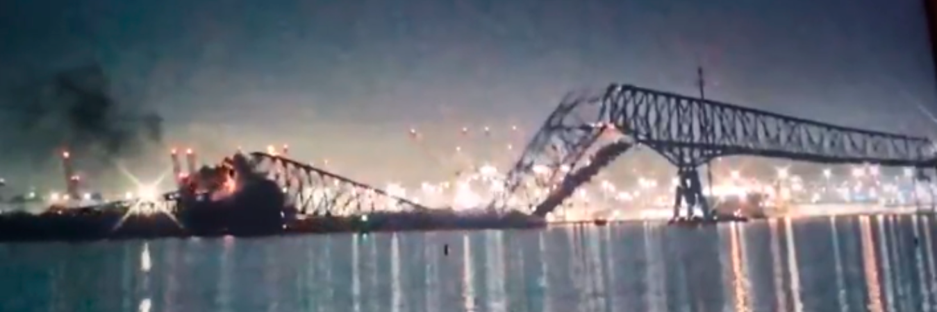 Así quedó el puente tras el accidente. /FOTO: TOMADA DE VIDEO 