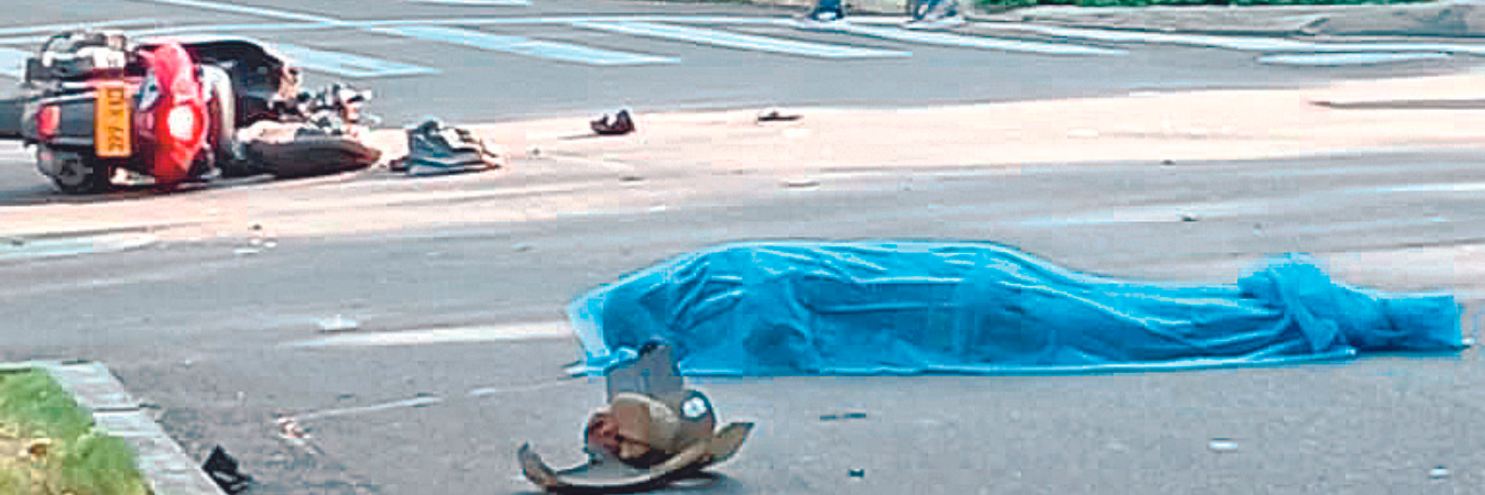 La motocicleta en la que se movilizaba Juan Carlos Hernández Carmona quedó averiada luego del impacto. /FOTO: CORTESÍA