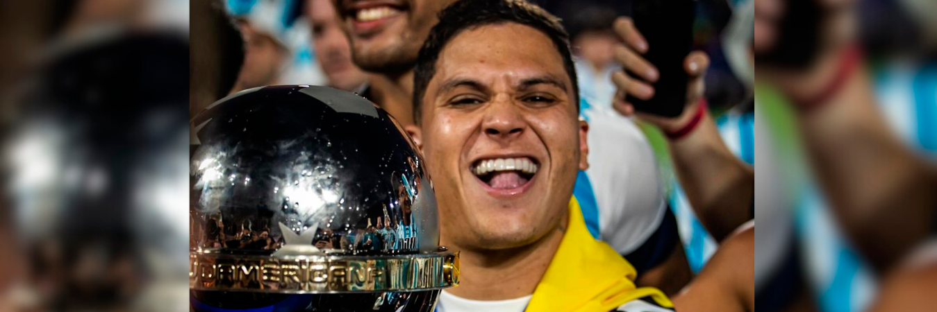 Juan Fernando Quintero salió campeón de la Copa Sudamericana con Racing de Argentina. /FOTO: INSTAGRAM @juanferquinterop