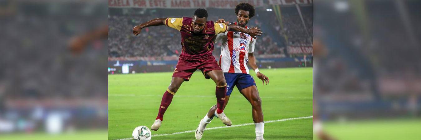 De un lado, un equipo que se aferra a la ilusión de una remontada histórica; del otro, un Junior que llega con la ventaja y el título a un paso. FOTO: JAIRO KASSIANI-COLPRENSA