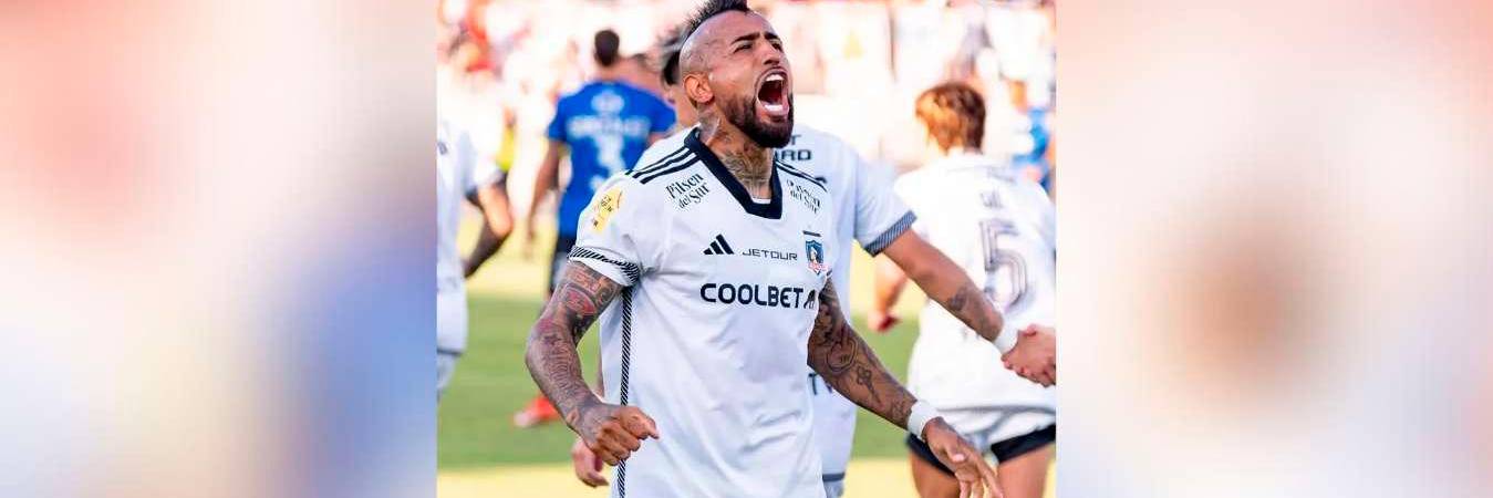 El futbolista estaba de fiesta con los demás jugadores del club. /FOTO: @KINGARTURO23OFICIAL