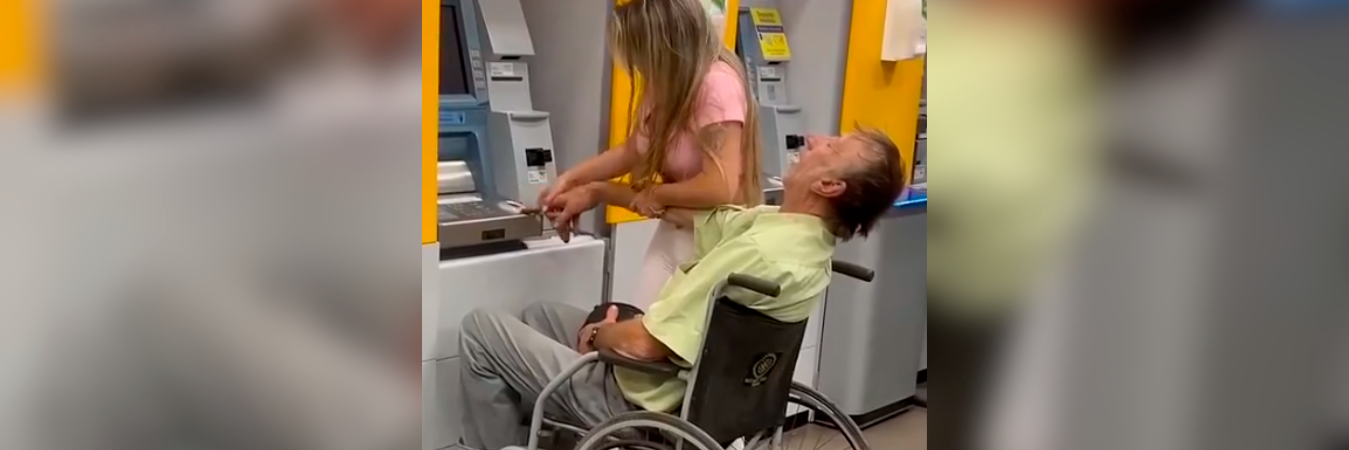La mujer retiró dinero de la cuenta del hombre que estaba en silla de ruedas. / FOTO: CAPTURA DE PANTALLA