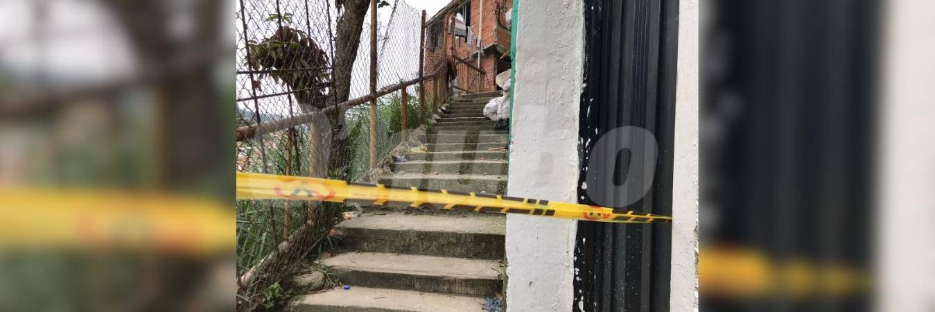 En este lugar cayó muerto Deiner Eduardo Valencia Dorian. FOTO: LAURA ROSA JIMÉNEZ VALENCIA