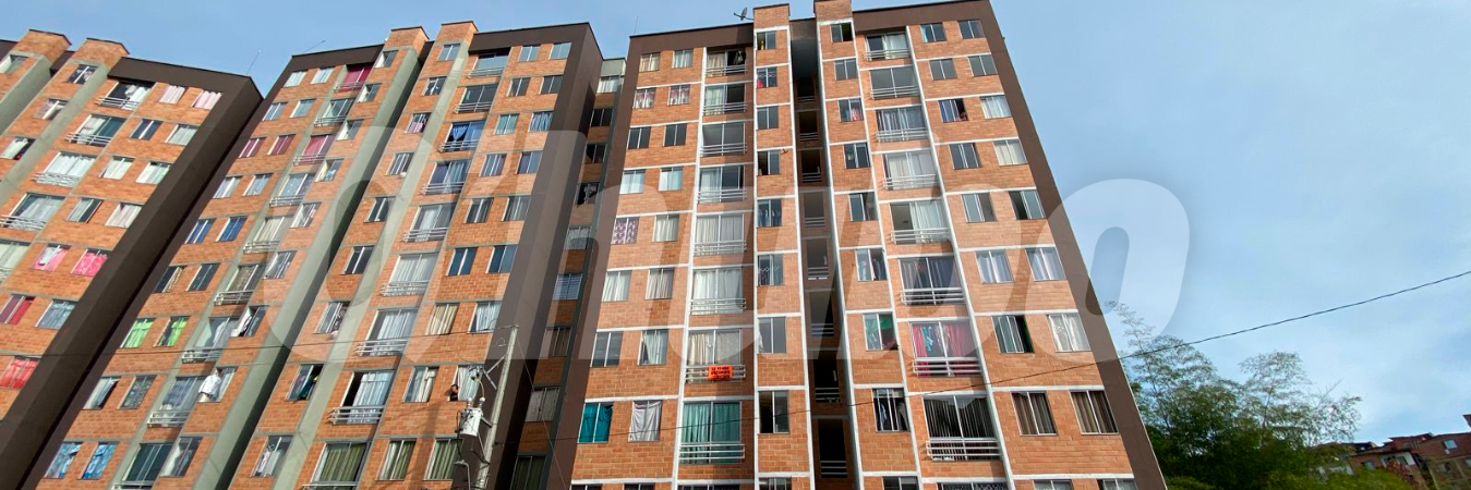 La víctima se recostó en uno de los tubos de seguridad, este cedió y cayó al vacío. /FOTO: ANDRÉS FELIPE OSORIO GARCÍA 