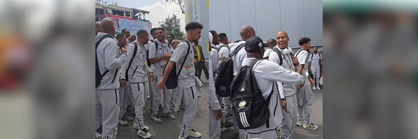 Jugadores de la selección de Sudáfrica llegaron al estadio Azteca bailando. FOTO: @AZTECADEPORTES