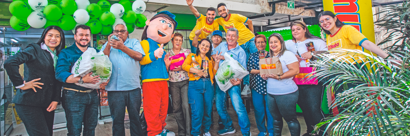 Gracias a Q’HUBO y a Colanta, estas familias consiguieron con que enfiestarse este fin de semana de Navidad. /FOTOS:ESNEYDER GUTIÉRREZ