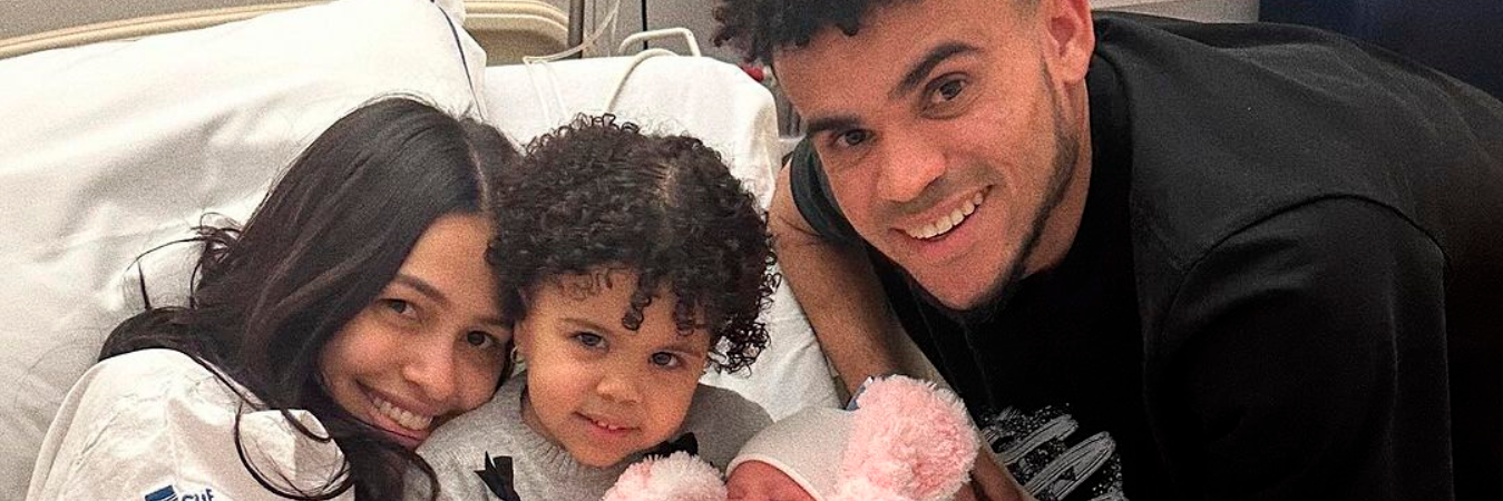 Geraldine Ponce junto a sus hijas Roma y Charlotte, y su esposo Luis Díaz. /FOTO: INSTAGRAM