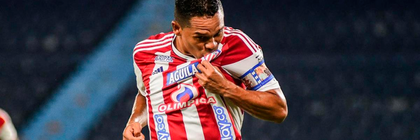 Carlos Bacca celebrando un gol con el Junior de Barranquilla. /FOTO: JUNIOR FC