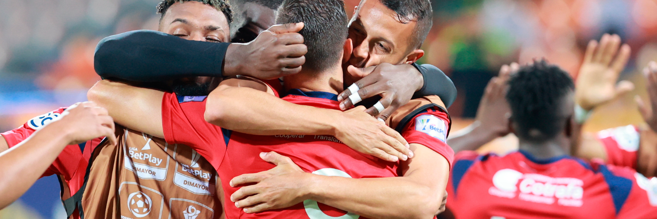 Independiente Medellín celebrando un triunfo en la Liga BetPlay 2023. /FOTO: MANUEL SALDARRIAGA 