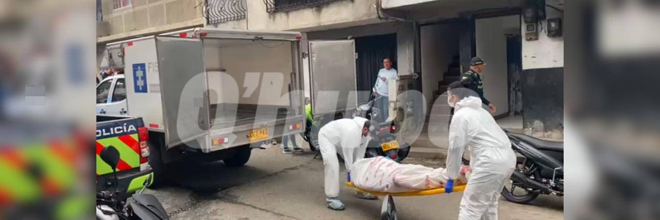 Levantamiento del cuerpo de Jennifer Pérez. FOTO: CORTESÍA